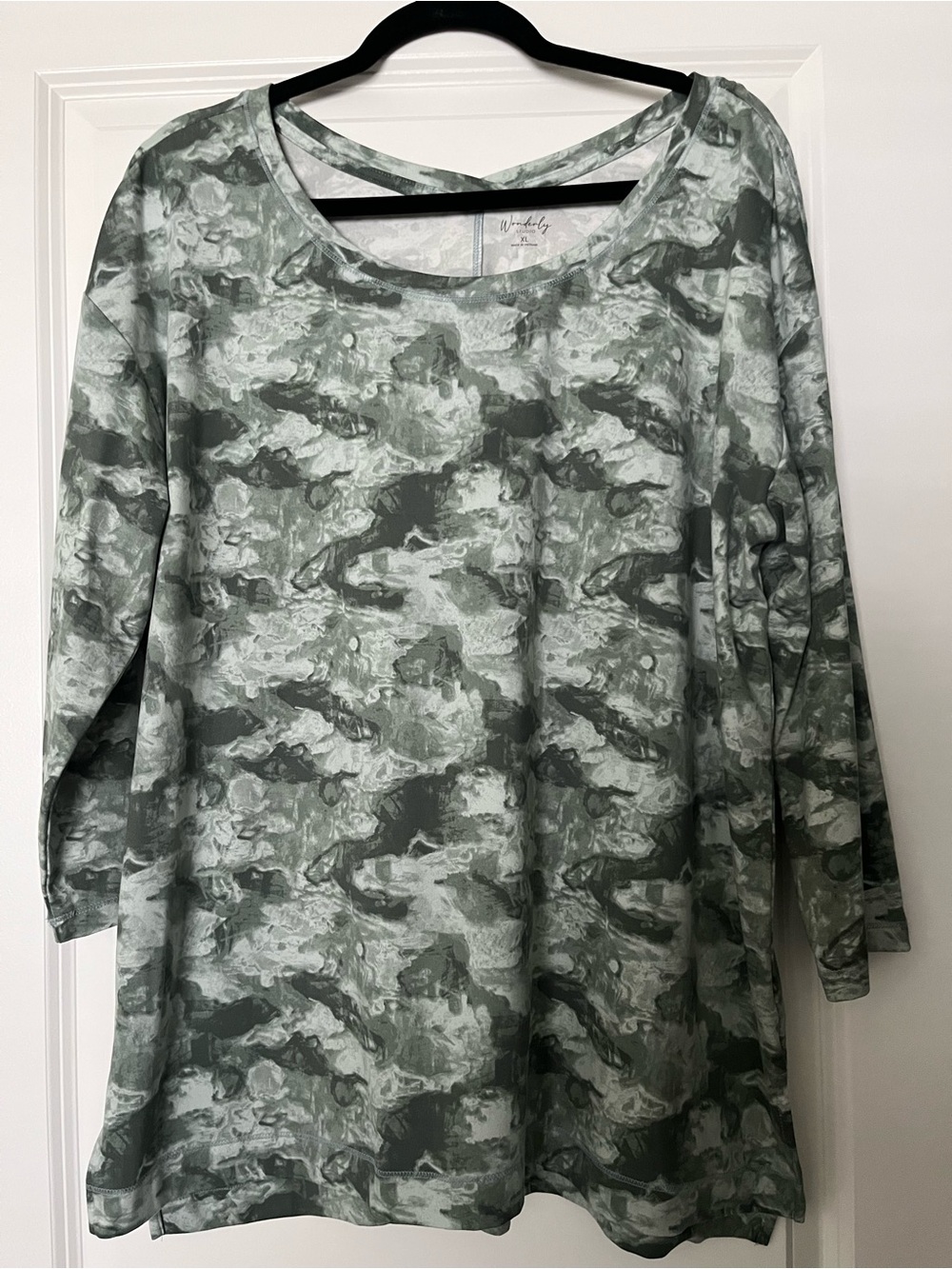 Wonderly Studio women's green tie-dye 3/4 sleeve tunic top. XL